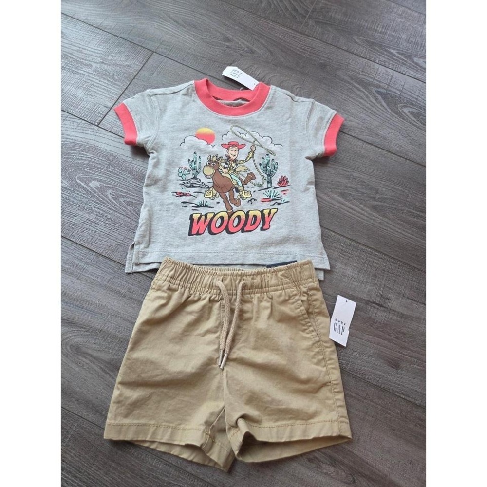 Baby gap set 6-12 mos